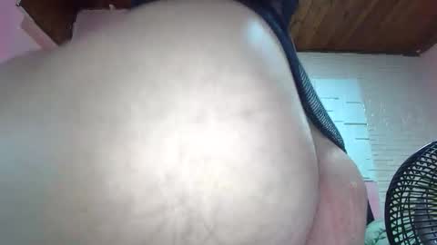 white_sexy_ online show from 01-08-25, 12:26