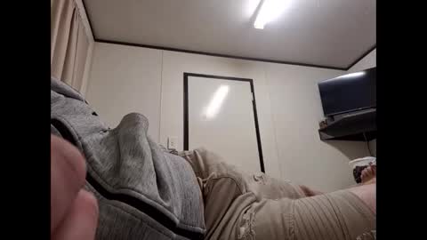 whiteboi9284 online show from 10-09-25, 10:57