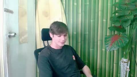 Snapshot of whiteboyinasia chatting on 10-10-25, 08:35 Christian online show from 10-10-25, 08:35