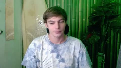 Snapshot of whiteboyinasia chatting on 10-22-25, 11:54 Christian online show from 10-22-25, 11:54