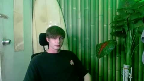 Snapshot of whiteboyinasia chatting on 10-31-25, 01:23 Christian online show from 10-31-25, 01:23