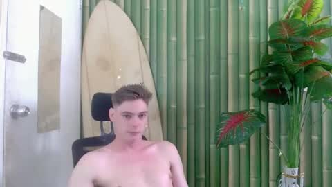 Snapshot of whiteboyinasia chatting on 11-07-25, 05:07 Christian online show from 11-07-25, 05:07