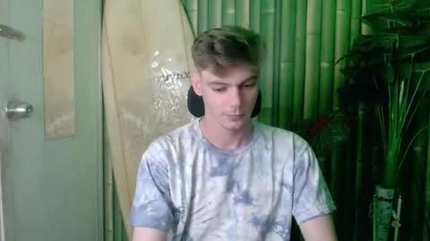 Snapshot of whiteboyinasia chatting on 11-10-25, 10:14 Christian online show from 11-10-25, 10:14