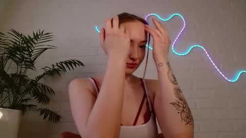 Snapshot of whiteprincessluna chatting on 02-12-26, 09:04 You wont find me here on Saturdays and Sundays online show from 02-12-26, 09:04