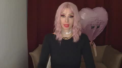 Snapshot of whitequeen888 chatting on 02-16-25, 06:43 White Queen online show from 02-16-25, 06:43