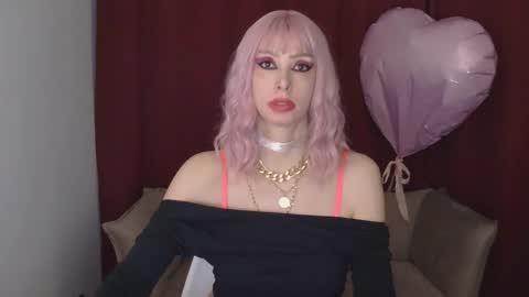 Snapshot of whitequeen888 chatting on 02-18-25, 04:37 White Queen online show from 02-18-25, 04:37