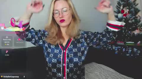 whitneypunnch online show from 12-17-25, 07:03