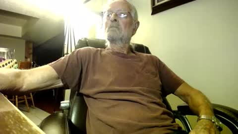 whofcares2 online show from 10-18-25, 01:30