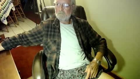 whofcares2 online show from 11-15-25, 01:36