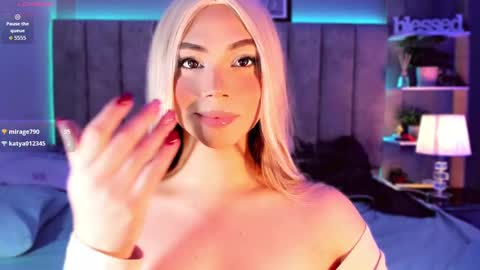 Snapshot of whoisshe_ chatting on 10-18-25, 07:20 whoisshe_ online show from 10-18-25, 07:20