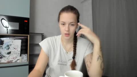 Veronica online show from 12-13-25, 07:53