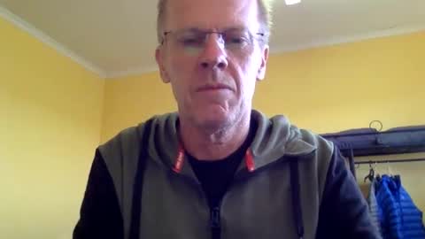 Snapshot of whynotfly1 chatting on 10-11-25, 01:27 whynotfly1 online show from 10-11-25, 01:27