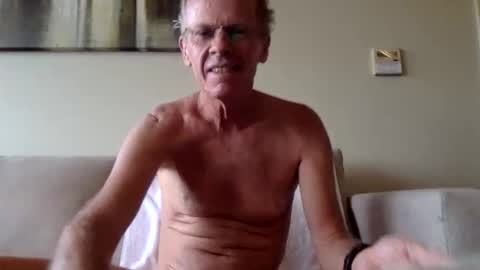 Snapshot of whynotfly1 chatting on 10-27-25, 07:34 whynotfly1 online show from 10-27-25, 07:34