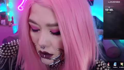 Laura  online show from 12-11-24, 04:49