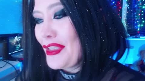 Laura  online show from 01-12-25, 04:42