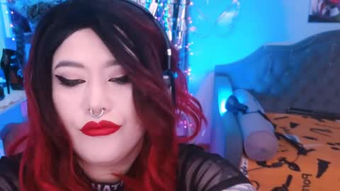 Laura  online show from 02-25-25, 09:46