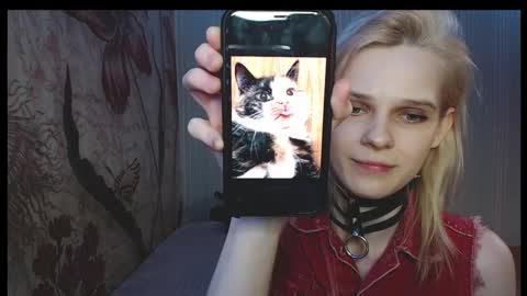 Snapshot of wicky_hey chatting on 03-01-25, 12:17 Victoria online show from 03-01-25, 12:17