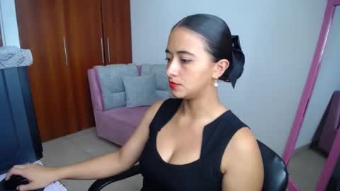 Ilauren online show from 01-27-25, 07:03