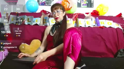 VICTORIA online show from 11-21-25, 01:04