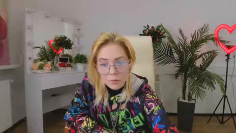 Snapshot of wild_berry_soul chatting on 10-16-25, 06:36 wild_berry_soul online show from 10-16-25, 06:36