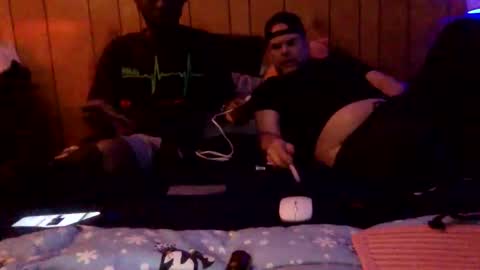 Snapshot of wildbboneatl chatting on 12-23-25, 08:01 wildbboneatl online show from 12-23-25, 08:01