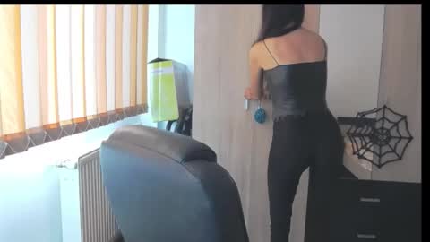 Bea online show from 10-31-25, 10:05