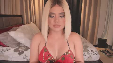 Snapshot of wildbelladonnats chatting on 03-07-25, 06:35 BELLA online show from 03-07-25, 06:35