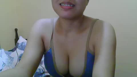 Snapshot of wildcamille chatting on 02-10-25, 09:58 camille online show from 02-10-25, 09:58