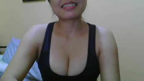 Snapshot of wildcamille chatting on 02-15-25, 05:19 camille online show from 02-15-25, 05:19