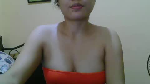 Snapshot of wildcamille chatting on 02-25-25, 01:50 camille online show from 02-25-25, 01:50