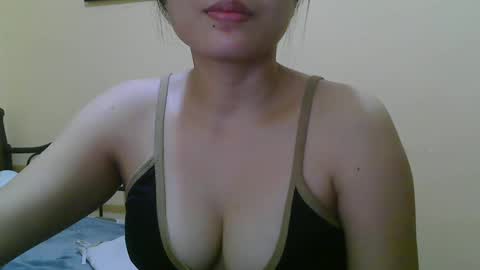 Snapshot of wildcamille chatting on 02-26-25, 01:21 camille online show from 02-26-25, 01:21
