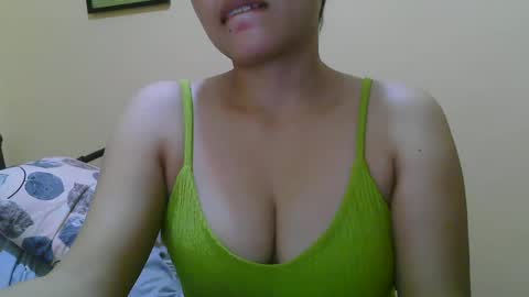 Snapshot of wildcamille chatting on 02-27-25, 06:40 camille online show from 02-27-25, 06:40