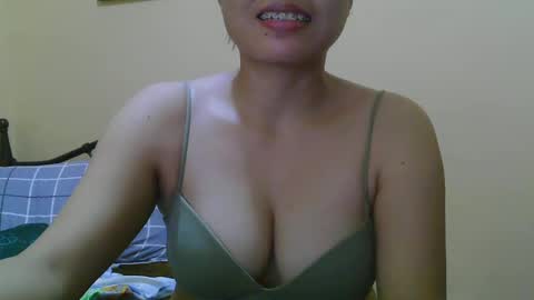 Snapshot of wildcamille chatting on 03-02-25, 02:30 camille online show from 03-02-25, 02:30