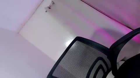 wildest_dream1 online show from 10-28-25, 06:43