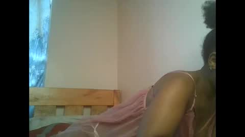 Snapshot of wildflowerrose chatting on 03-27-26, 08:26 Merci online show from 03-27-26, 08:26