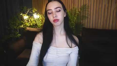 Alena online show from 10-31-25, 07:09