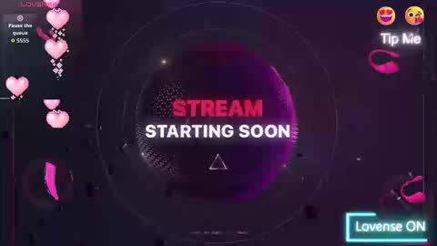 Snapshot of wildmaxine chatting on 12-16-25, 08:19 MAX online show from 12-16-25, 08:19