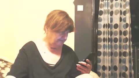 WildRedCat online show from 01-11-26, 08:58