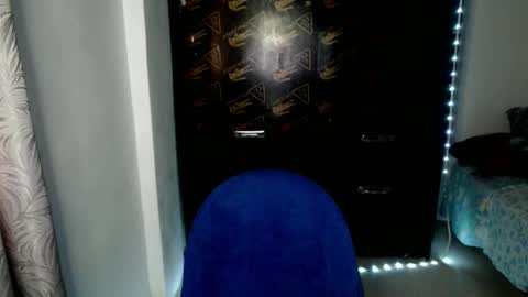 Snapshot of wildsian_jenniex chatting on 01-30-25, 04:58 Jennie online show from 01-30-25, 04:58