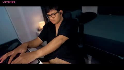 Snapshot of wildynight chatting on 10-20-25, 02:28 Wildy online show from 10-20-25, 02:28