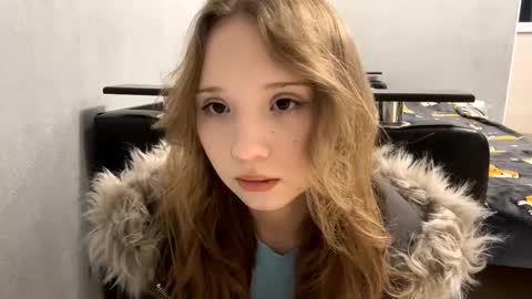 Snapshot of willenasow chatting on 12-16-25, 03:17 Olivia online show from 12-16-25, 03:17