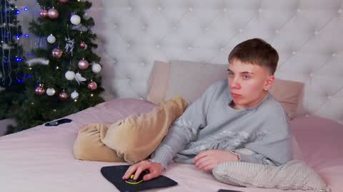 Snapshot of william_ross chatting on 01-11-25, 10:19 will online show from 01-11-25, 10:19