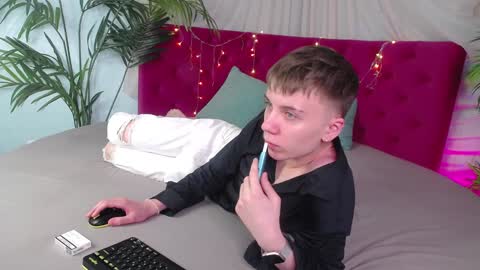 Snapshot of william_ross chatting on 01-17-25, 04:04 will online show from 01-17-25, 04:04