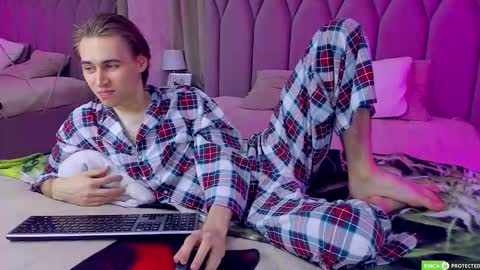 Snapshot of williamdyson chatting on 09-14-25, 03:16 William online show from 09-14-25, 03:16