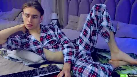 Snapshot of williamdyson chatting on 09-18-25, 03:08 William online show from 09-18-25, 03:08