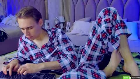 Snapshot of williamdyson chatting on 09-30-25, 08:08 William online show from 09-30-25, 08:08