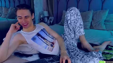 Snapshot of williamdyson chatting on 10-15-25, 03:17 William online show from 10-15-25, 03:17