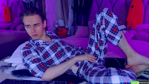 Snapshot of williamdyson chatting on 10-20-25, 03:07 William online show from 10-20-25, 03:07