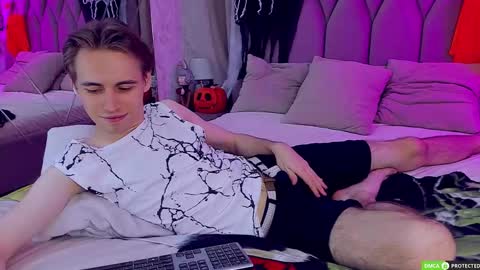 Snapshot of williamdyson chatting on 10-25-25, 03:14 William online show from 10-25-25, 03:14