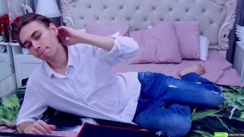 Snapshot of williamdyson chatting on 11-01-25, 03:08 William online show from 11-01-25, 03:08